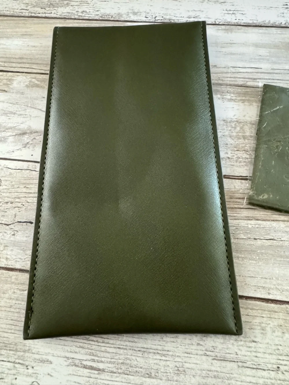 New Unused Longchamp Deep Green Leather Sunglasses/Phone Pouch & Cleaning Cloth
